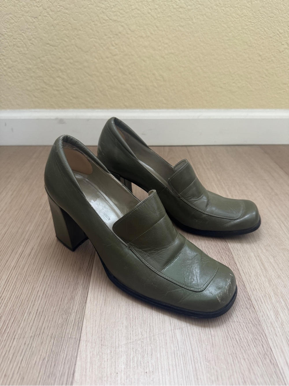 Vintage 90s Olive Green Leather Block Heel Loafers